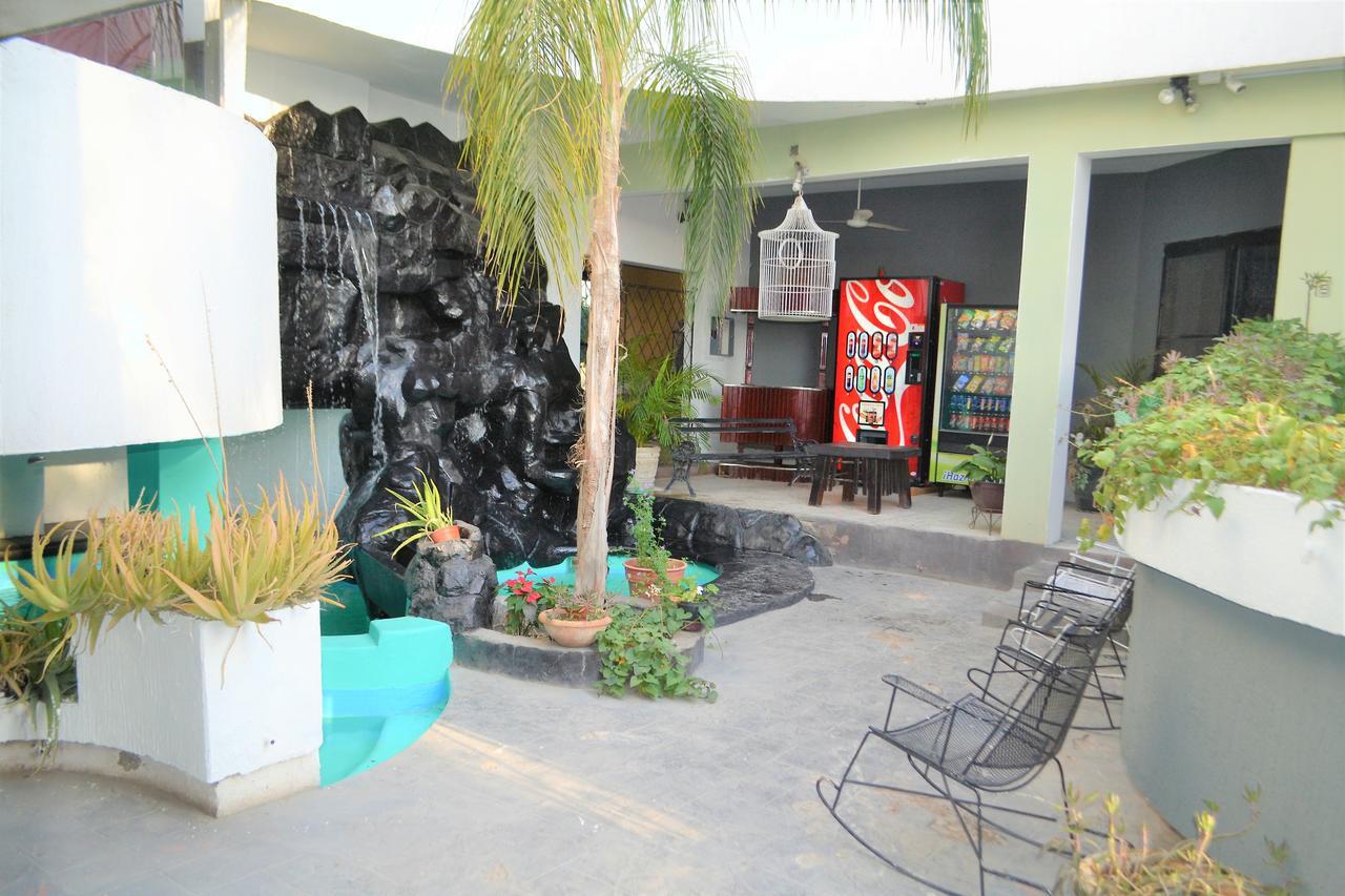 Hotel Laguna Inn Torreon Exterior photo